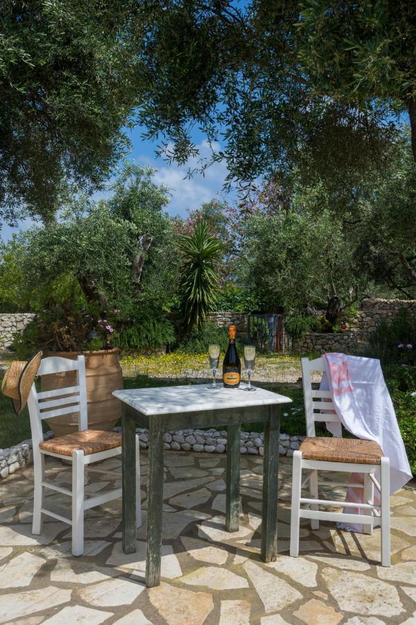 Villa Elaia Suites & Apartments No.7 Гайос Екстериор снимка