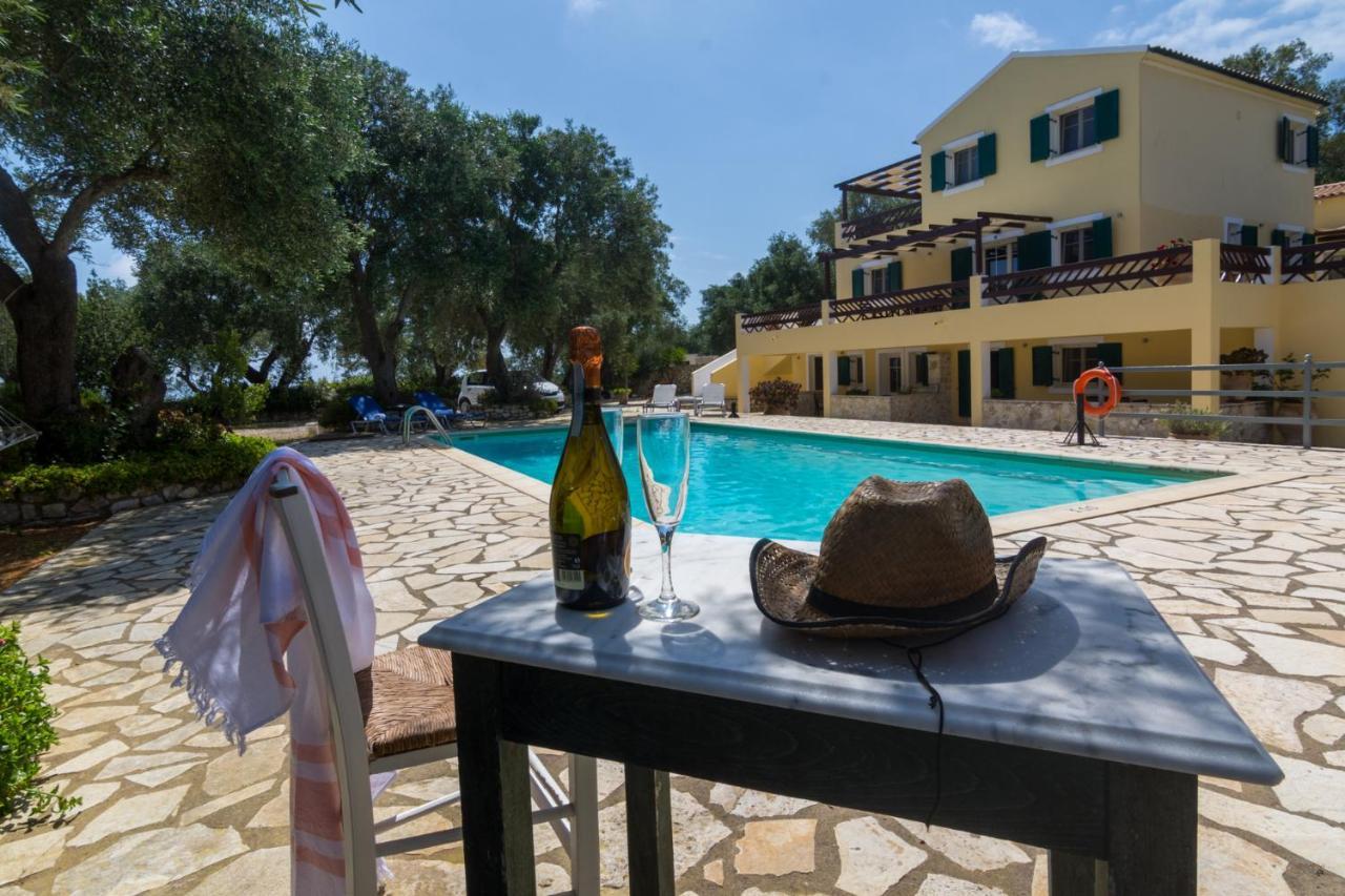 Villa Elaia Suites & Apartments No.7 Гайос Екстериор снимка