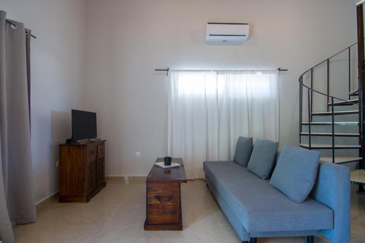 Villa Elaia Suites & Apartments No.7 Гайос Екстериор снимка