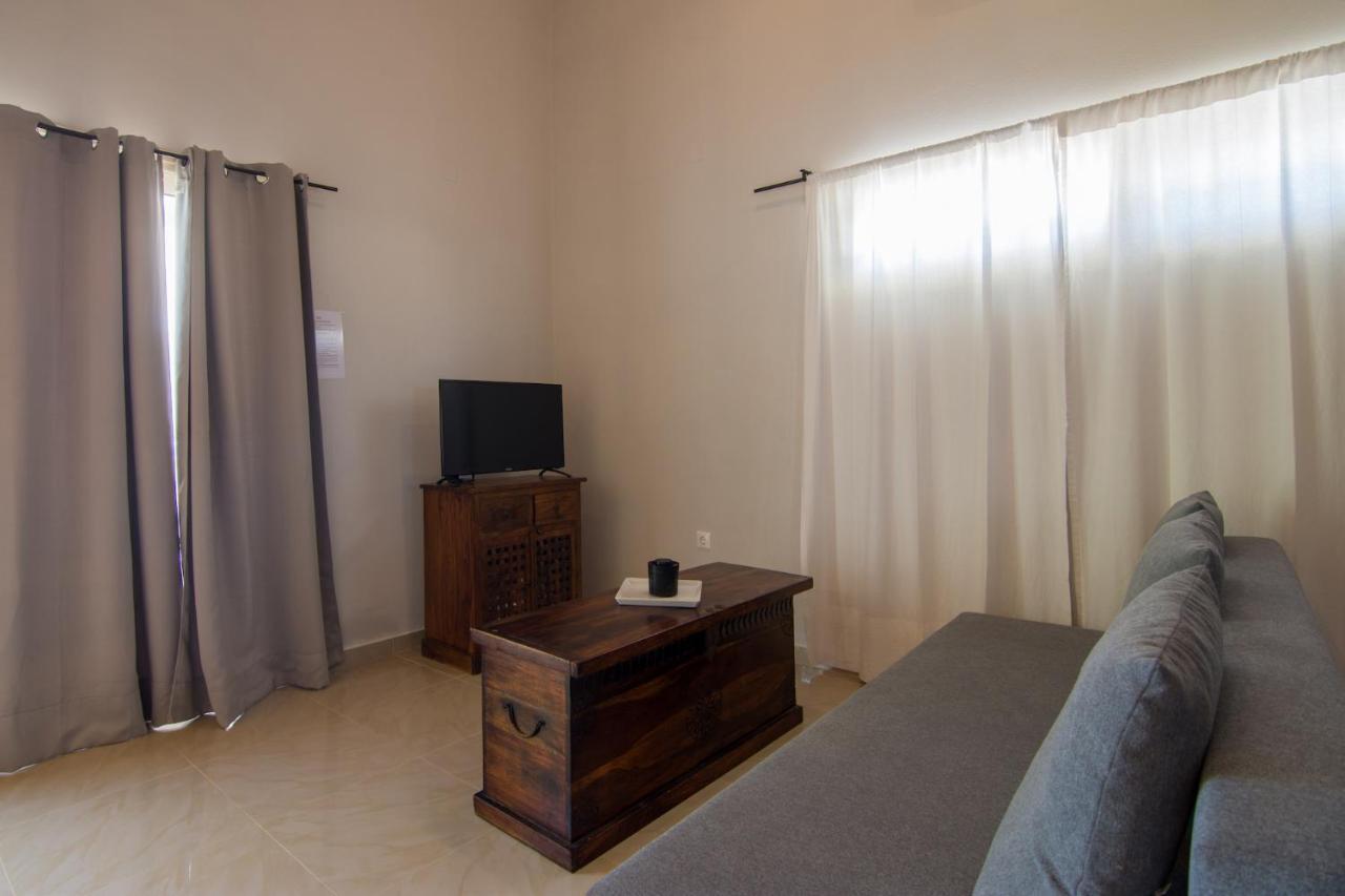 Villa Elaia Suites & Apartments No.7 Гайос Екстериор снимка