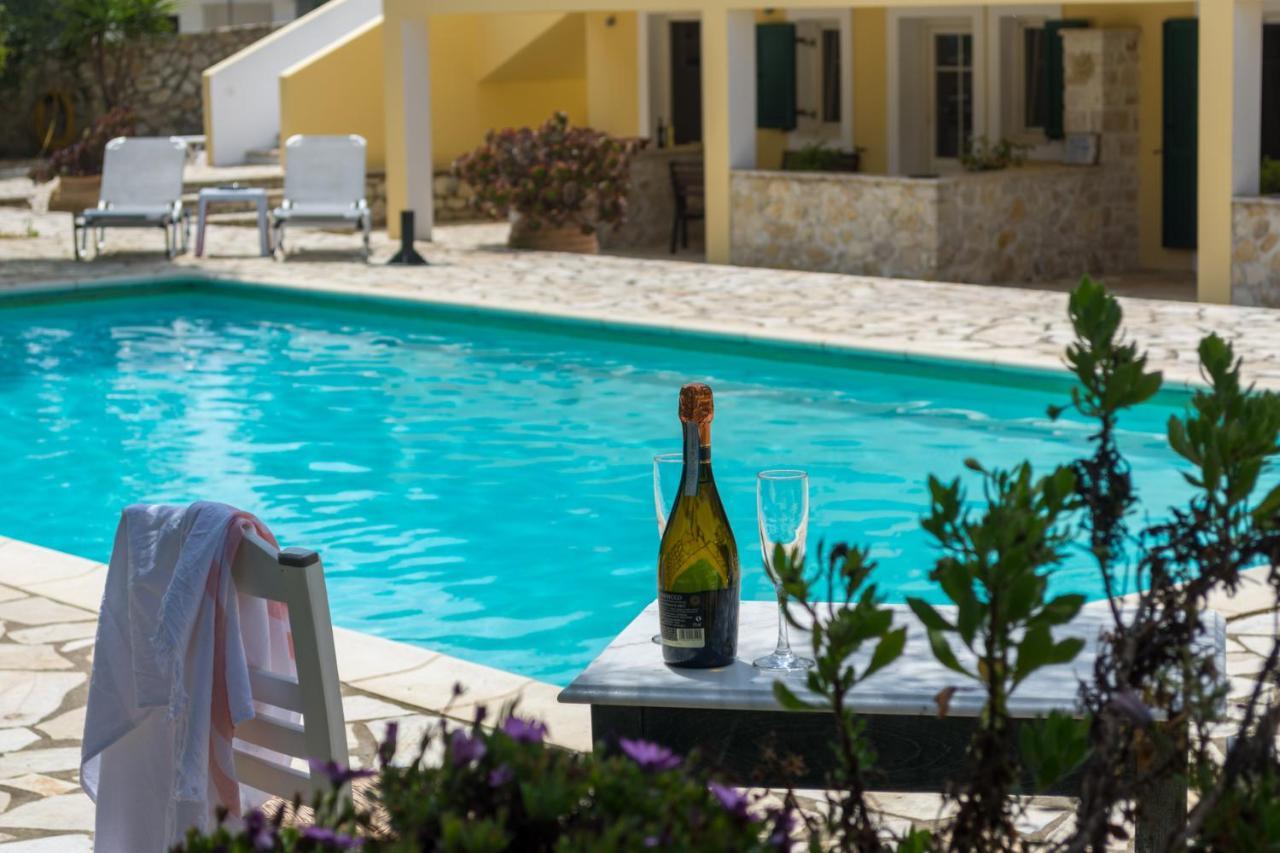 Villa Elaia Suites & Apartments No.7 Гайос Екстериор снимка