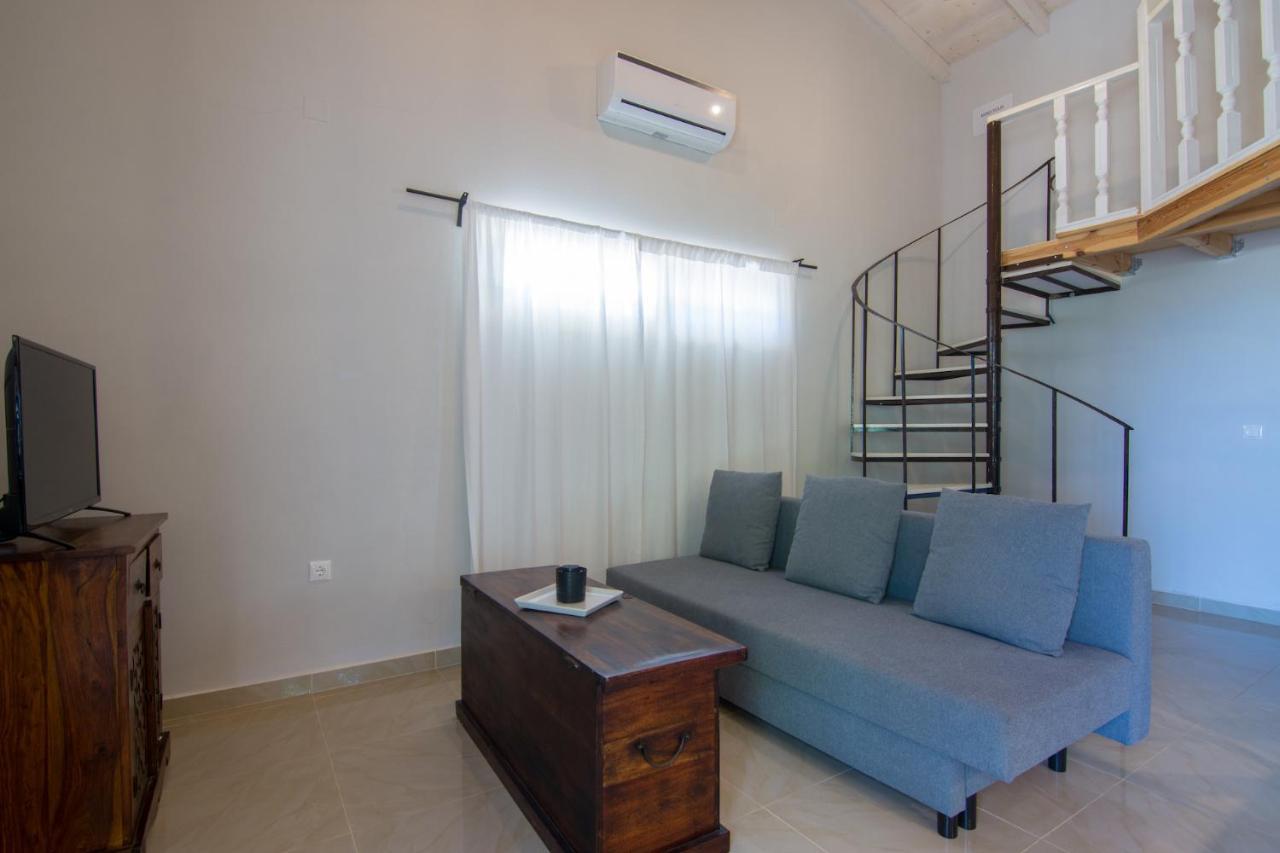 Villa Elaia Suites & Apartments No.7 Гайос Екстериор снимка